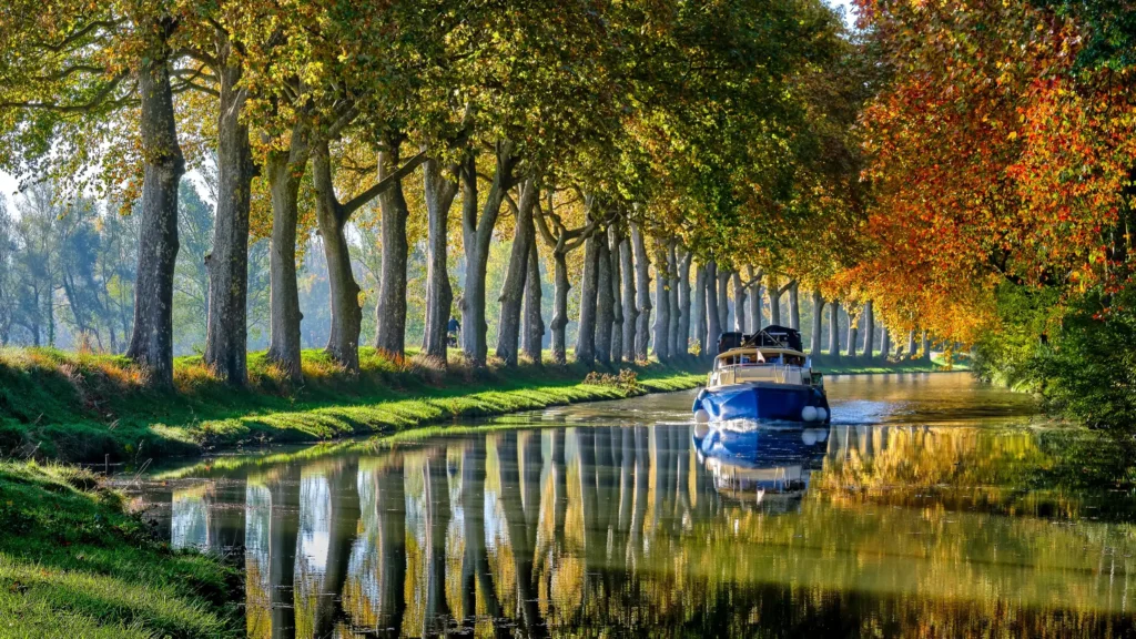 Bateau Vias Canal du Midi Tout Savoir sur les Balades en Bateau